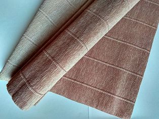 Бумага гофрированная простая, 17Е/1 серо-розовая, 180гр., 50 см*2,5 м фото